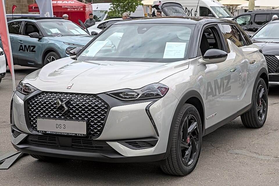 Alexander-93 / Wikimedia Commons (CC BY-SA 4.0) DS 3 E-Tense — фото